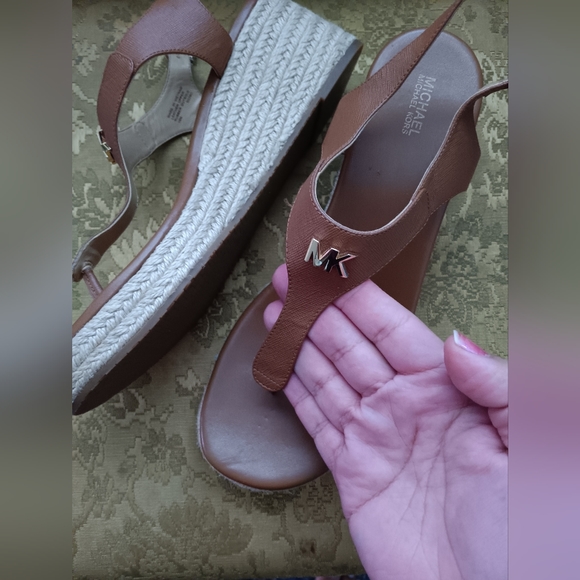 Size 10 MK Shoes Never Worn - Picture 1 of 6
